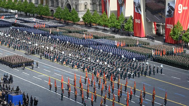 Những khoảnh khắc đẹp nhất trong Lễ duyệt binh kỷ niệm 80 năm Ngày Chiến thắng tại Nga: Long trọng trong từng thước hình- Ảnh 2. Những khoảnh khắc đẹp nhất trong Lễ duyệt binh kỷ niệm 80 năm Ngày Chiến thắng tại Nga: Long trọng trong từng thước hình- Ảnh 2.