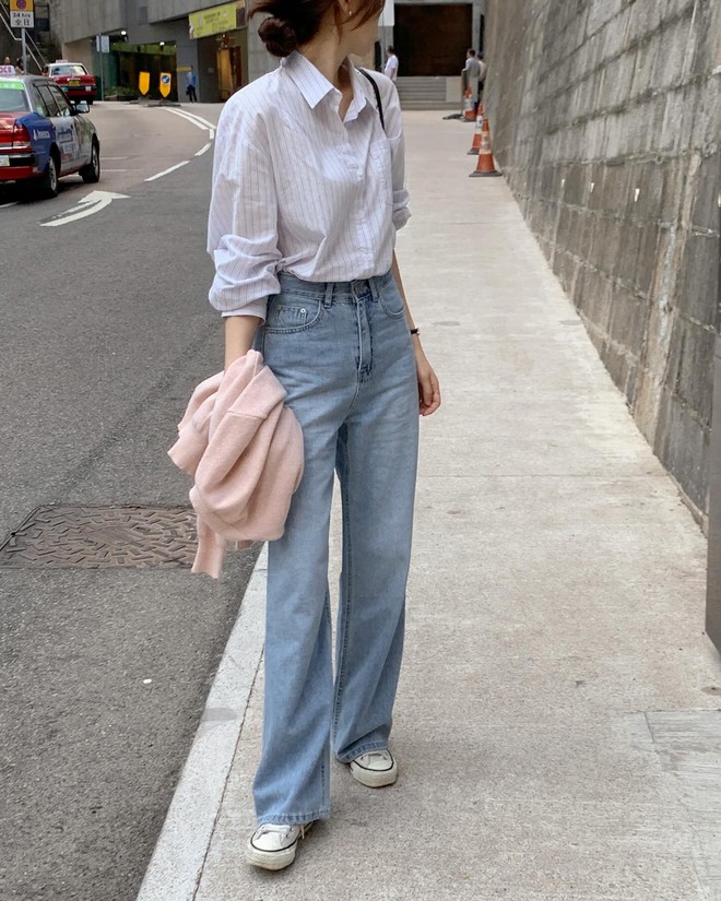 Chị em sẽ mặc đẹp hơn rất nhiều nếu phối 4 mẫu áo này với quần jeans- Ảnh 10.