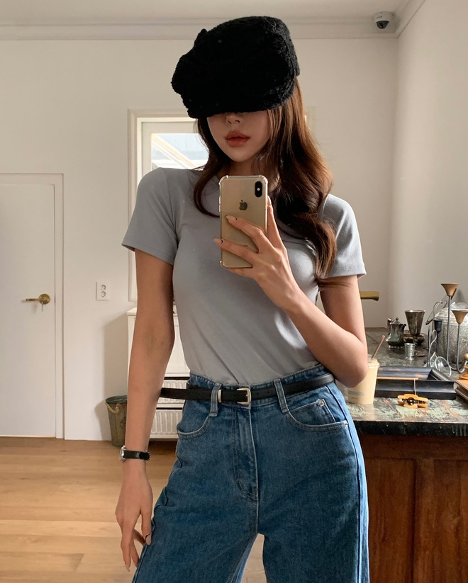 Chị em sẽ mặc đẹp hơn rất nhiều nếu phối 4 mẫu áo này với quần jeans- Ảnh 6.