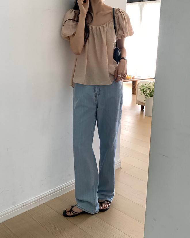 Chị em sẽ mặc đẹp hơn rất nhiều nếu phối 4 mẫu áo này với quần jeans- Ảnh 3.