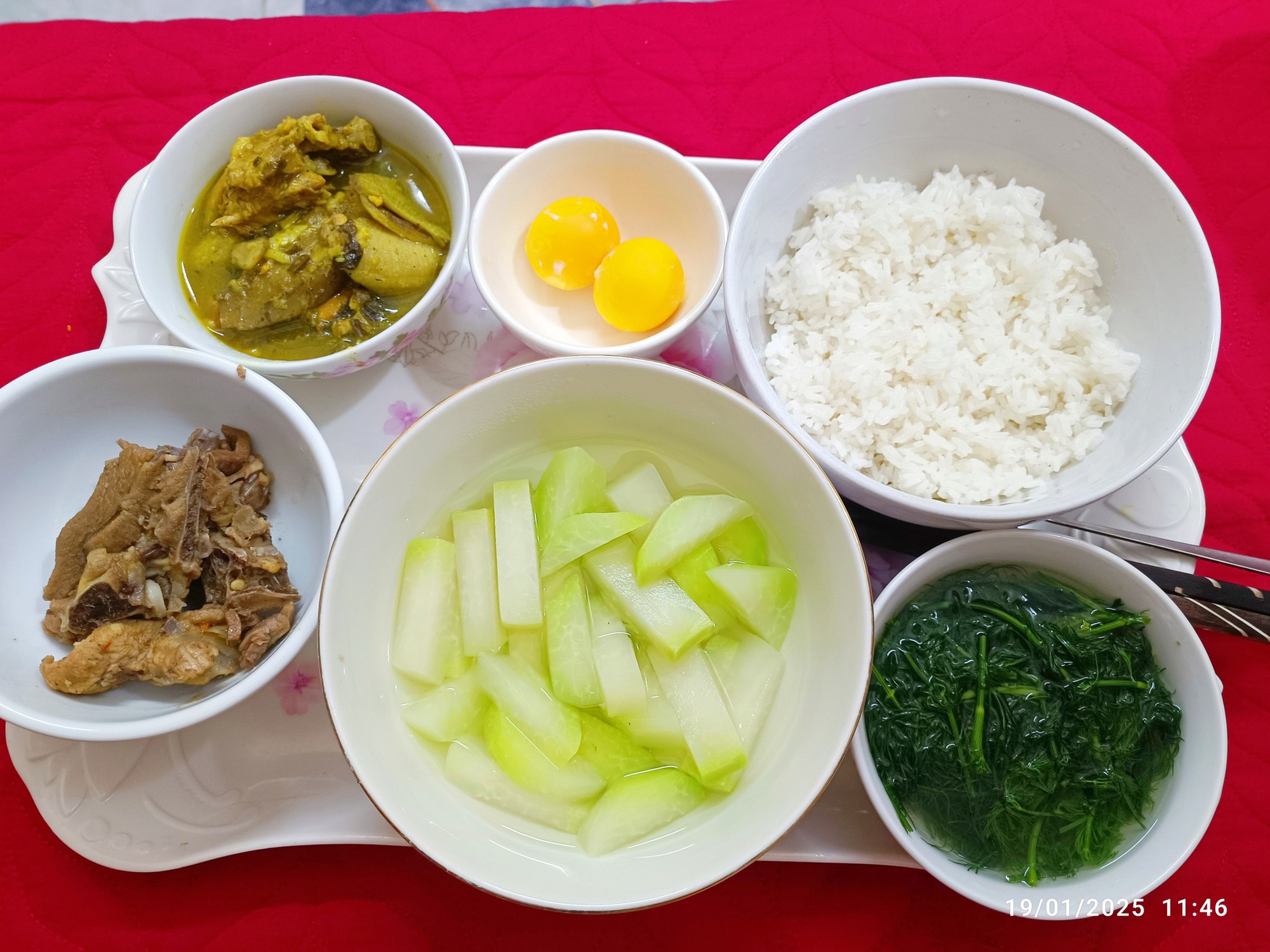 Cô giáo kể chuyện được bố mẹ chồng nấu cơm cữ mang lên tận phòng, thực đơn mỗi ngày đều gây bất ngờ- Ảnh 4.