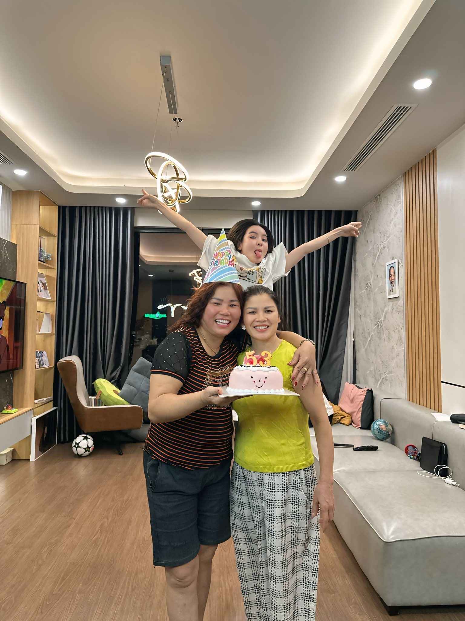 Chu Thanh Huyền - vợ Quang Hải từng gây sốc khi hất tay mẹ đẻ, nay khiến netizen xúc động vì dòng tin gửi mẹ- Ảnh 3.