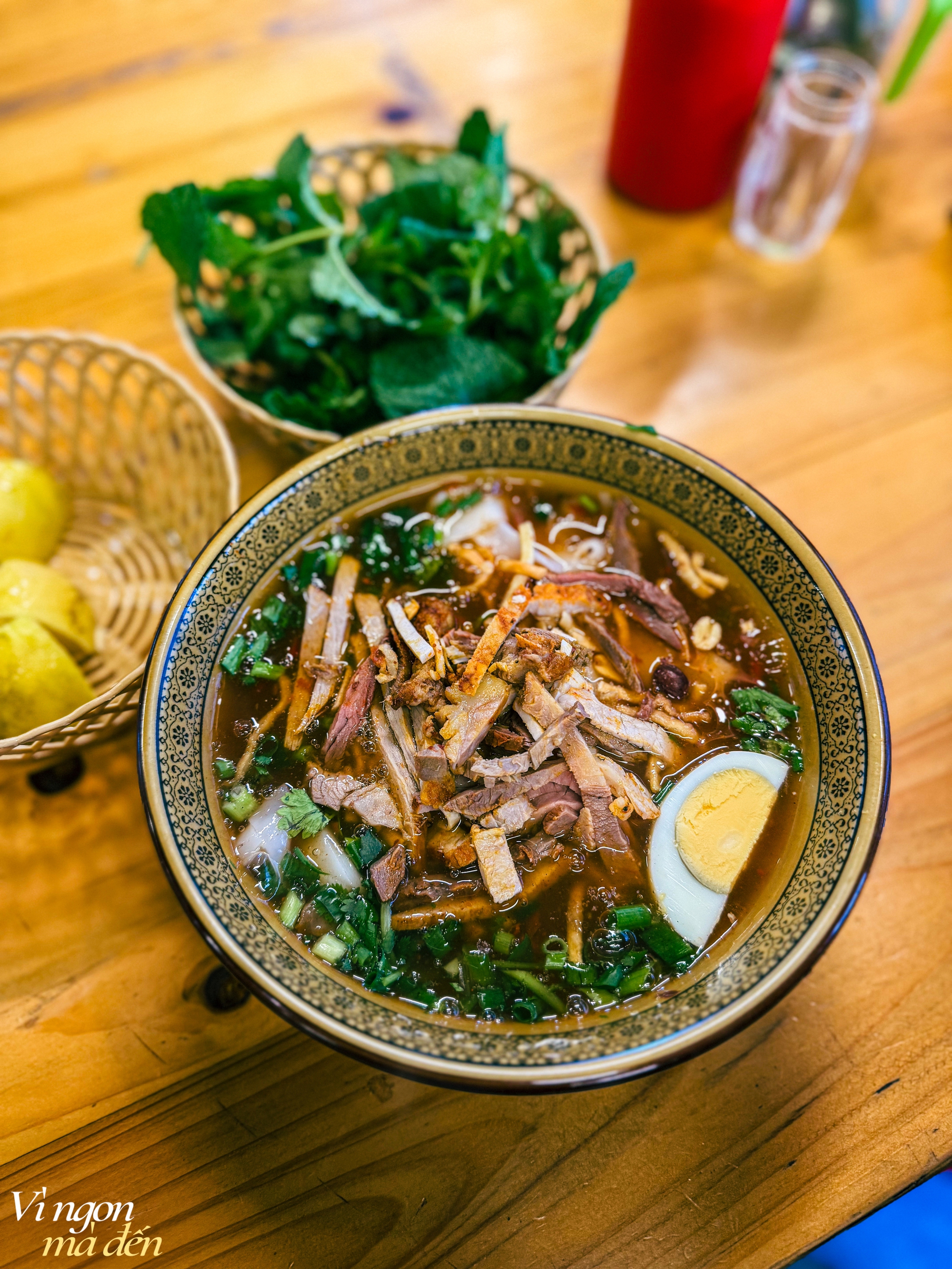 Ăn gì ở Sa Pa? Gỏi cá tầm lạ miệng, bún chả chan độc đáo hay phở hồng Bắc Hà ăn một lần nhớ mãi?- Ảnh 17.