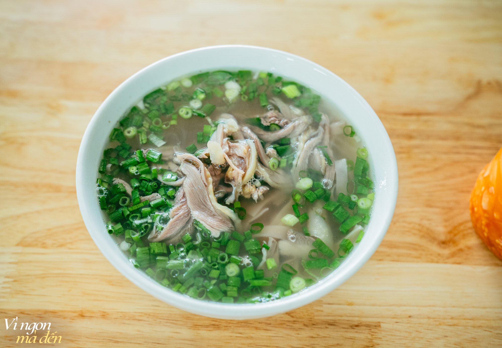 Ăn gì ở Sa Pa? Gỏi cá tầm lạ miệng, bún chả chan độc đáo hay phở hồng Bắc Hà ăn một lần nhớ mãi?- Ảnh 10.