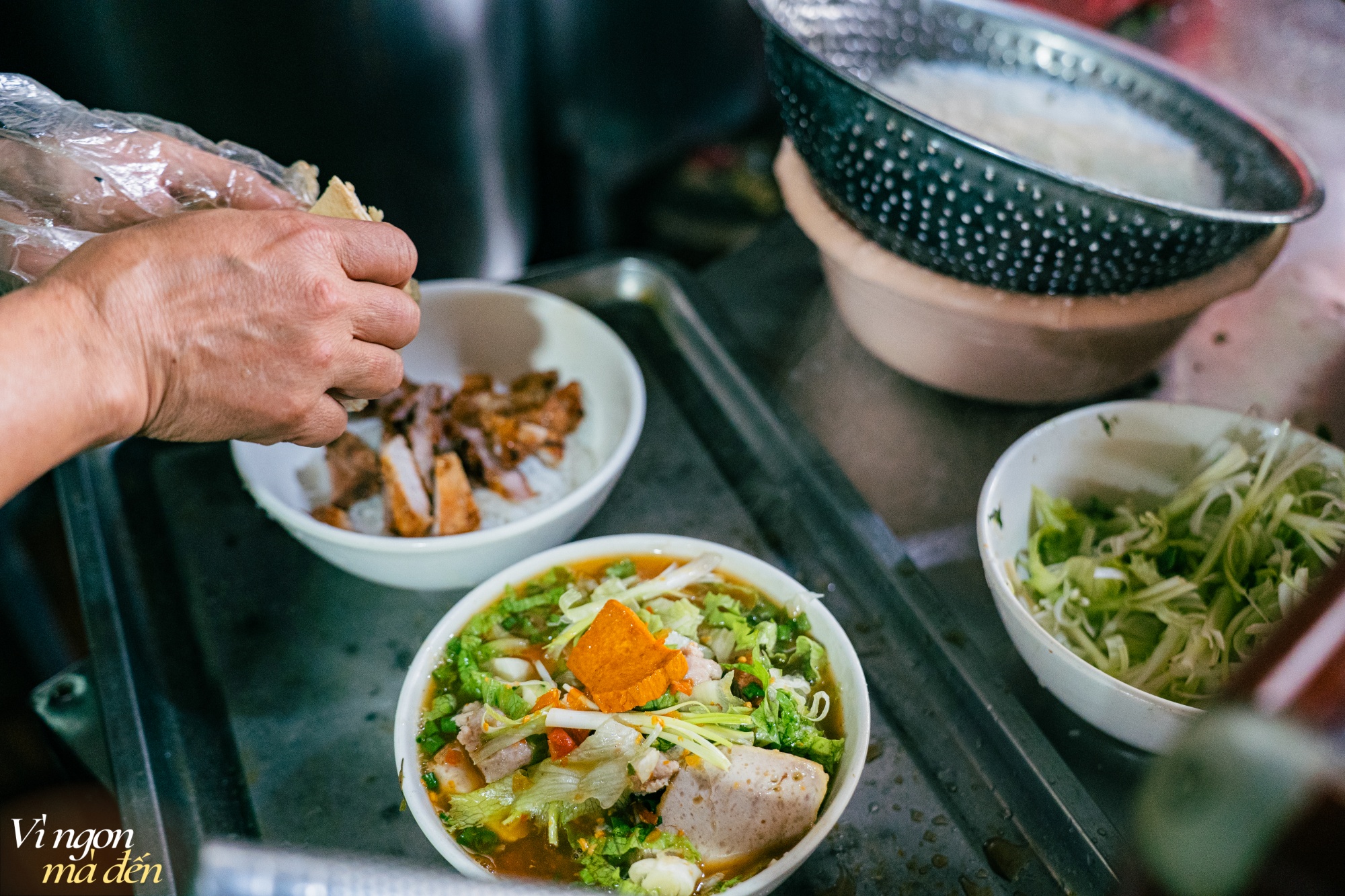Ăn gì ở Sa Pa? Gỏi cá tầm lạ miệng, bún chả chan độc đáo hay phở hồng Bắc Hà ăn một lần nhớ mãi?- Ảnh 13.