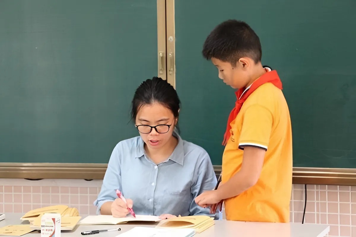 Dự kiến bỏ mức phạt đình chỉ: Rất nhân văn nhưng nếu không có cơ chế đi kèm, học sinh hư dễ "nhờn", "coi trời bằng vung"- Ảnh 1.