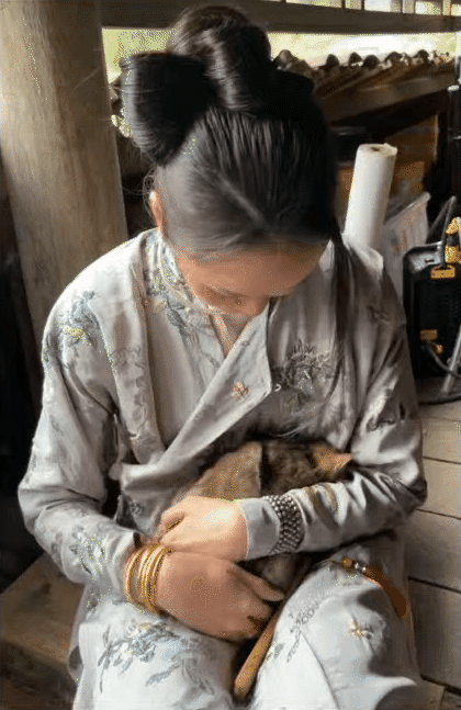 Ái nữ nhà quan trong "Thám tử Kiên": Nổi tiếng mê mèo, xây cả "villa" đầy đủ tiện nghi cho mèo- Ảnh 3.