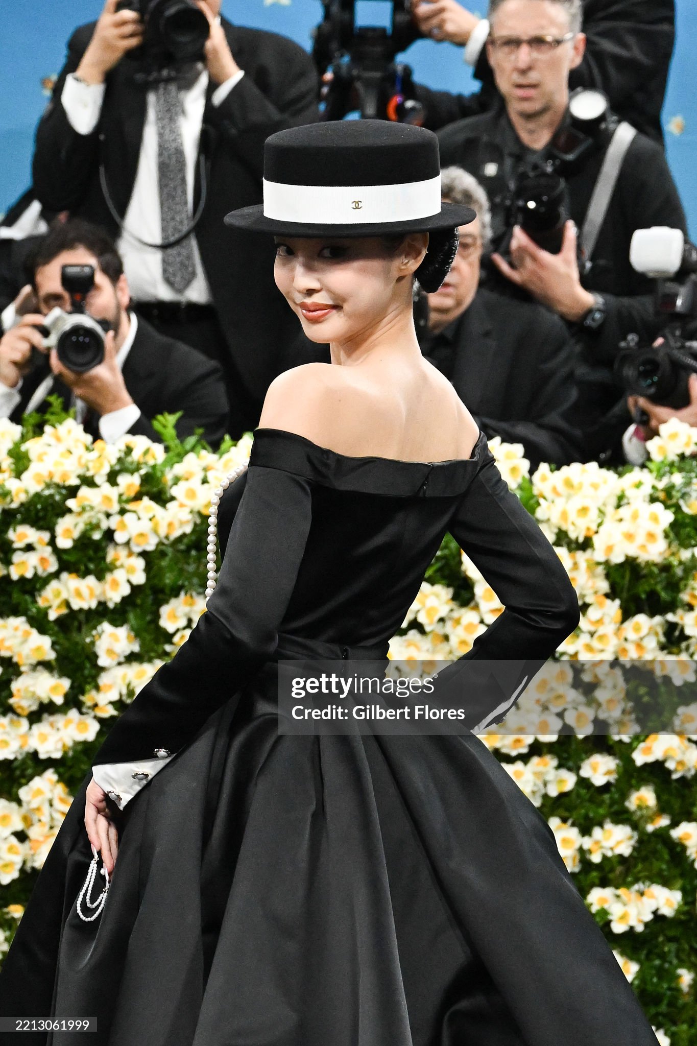 Da thật dàn sao Met Gala bị zoom không thể cận hơn: Kendall lộ khuyết điểm, BLACKPINK thua đại mỹ nhân U60- Ảnh 14.