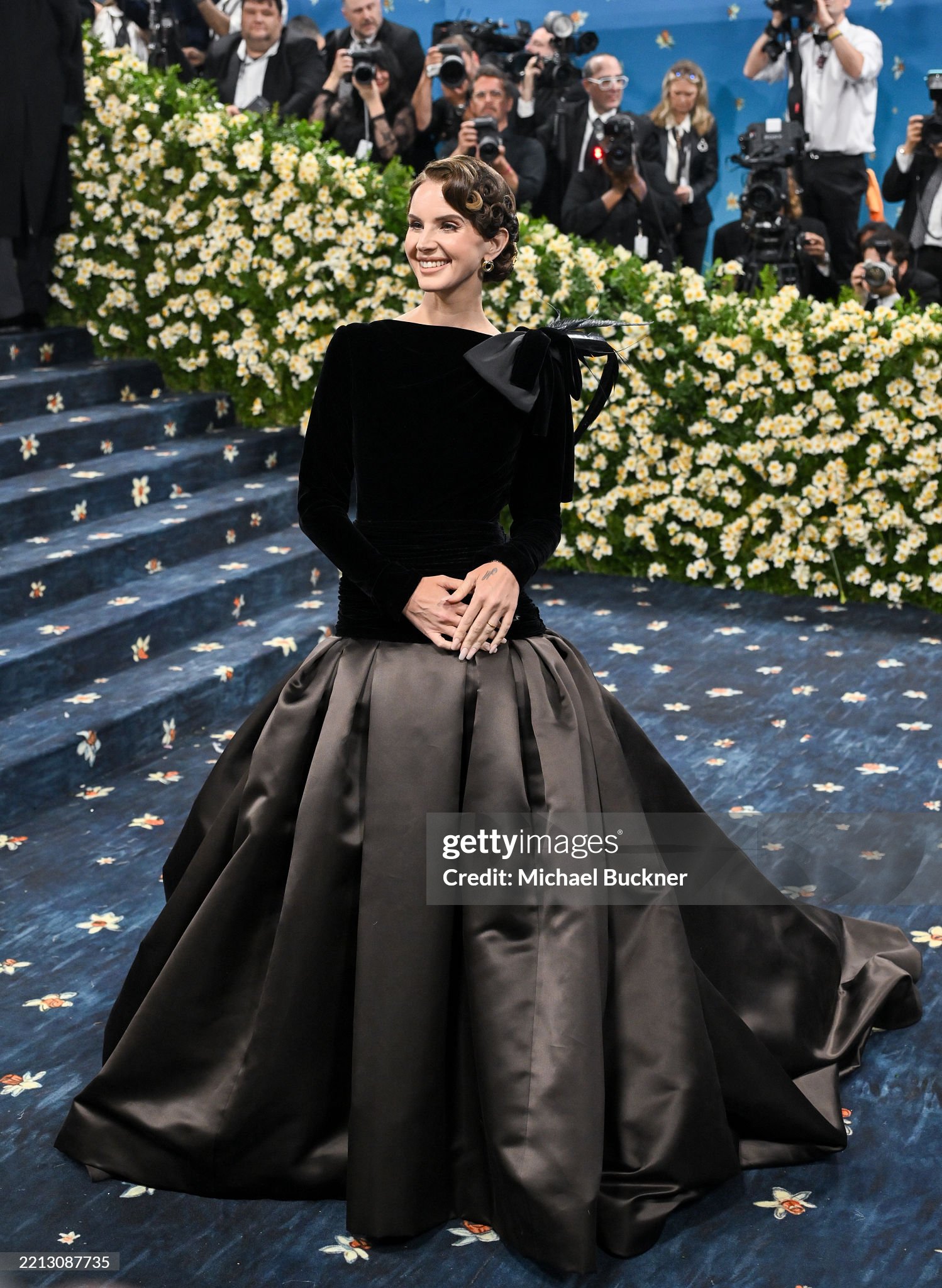 Da thật dàn sao Met Gala bị zoom không thể cận hơn: Kendall lộ khuyết điểm, BLACKPINK thua đại mỹ nhân U60- Ảnh 24.