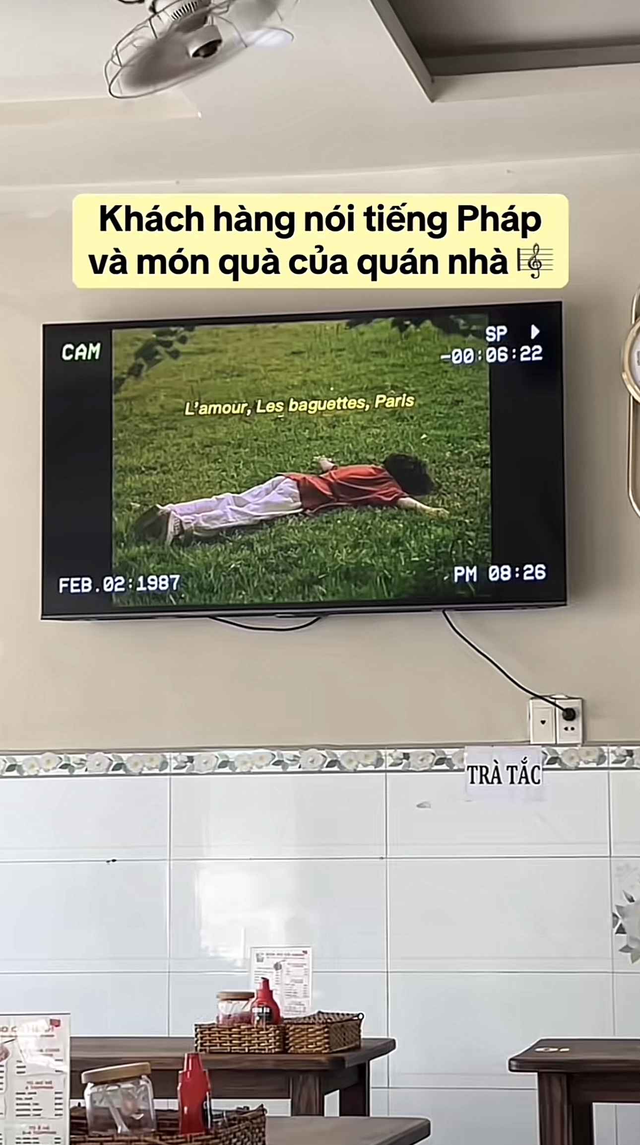 Làm một hành động với khách Tây, quán ăn ở TPHCM khiến dân tình thốt lên “không có ở bất kỳ nơi nào trên thế giới”- Ảnh 2.