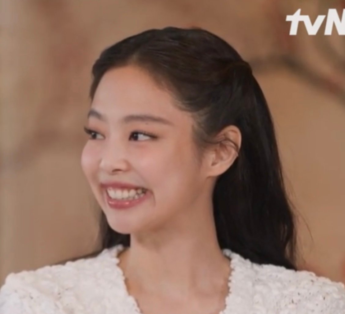 Jennie (BLACKPINK) càng nổi ở quốc tế, lại bị phán 