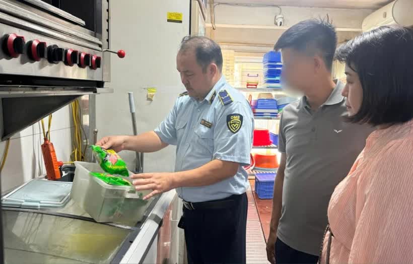 Vụ “lòng se điếu dài 40m”: Chủ quán có thể bị xử phạt những hành vi nào?- Ảnh 2.