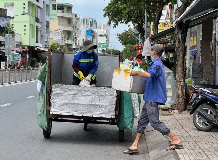 Chi tiết mức thu tiền rác mới theo kg và khu vực ở TP.HCM từ 1/6- Ảnh 1.