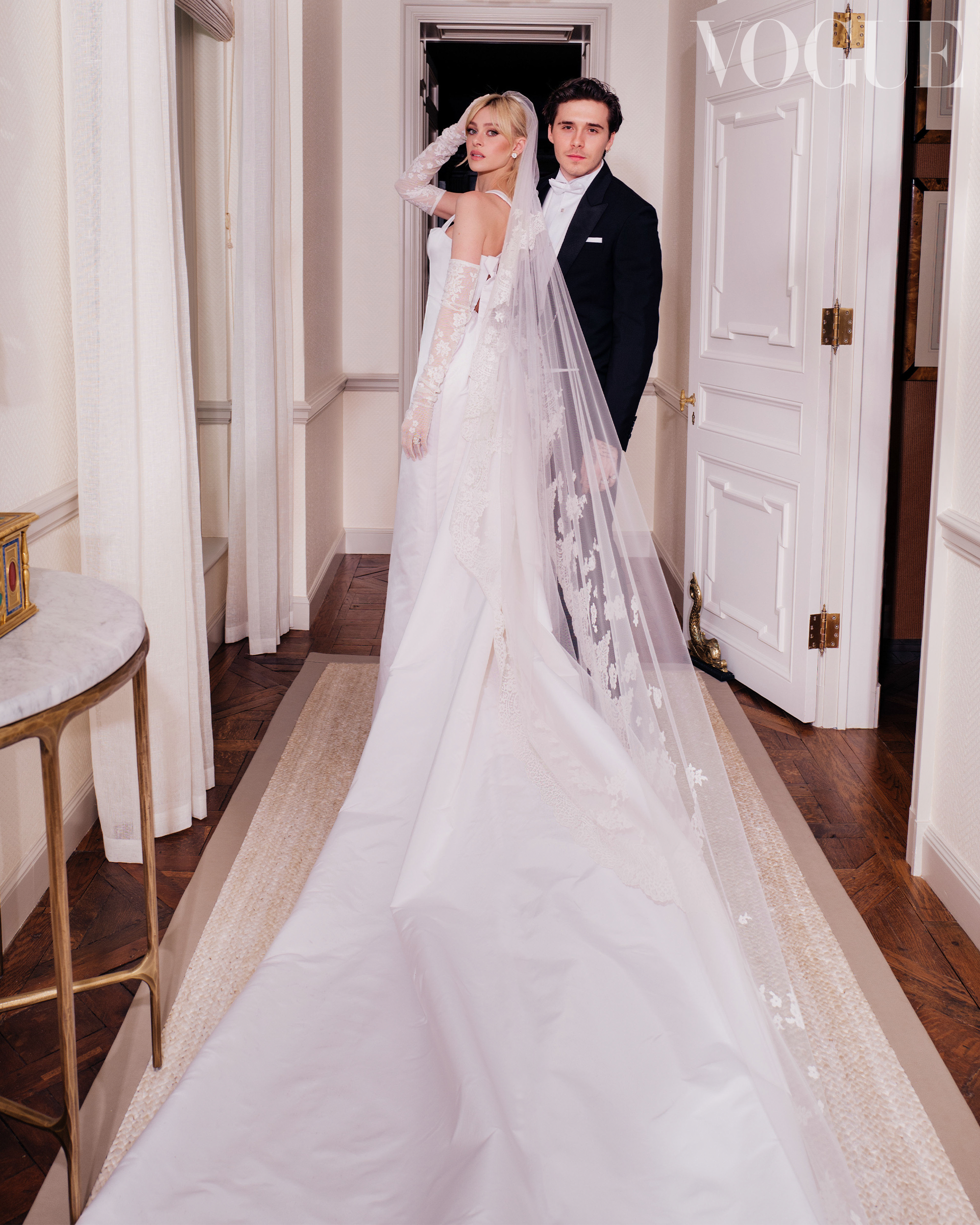 Victoria Beckham bị con dâu tỷ phú đăng đàn 