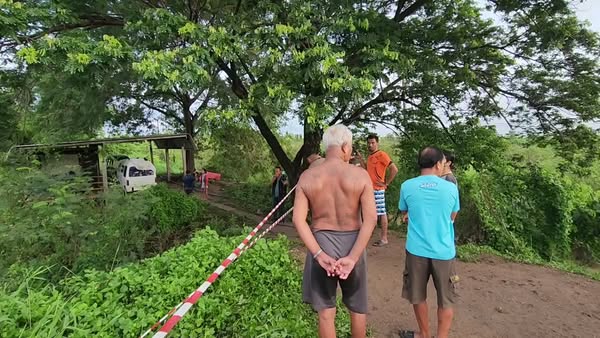 Đêm không thấy chồng về nhà, sáng hôm sau vợ ra gara kiểm tra thì bắt gặp cảnh tượng ám ảnh- Ảnh 3.
