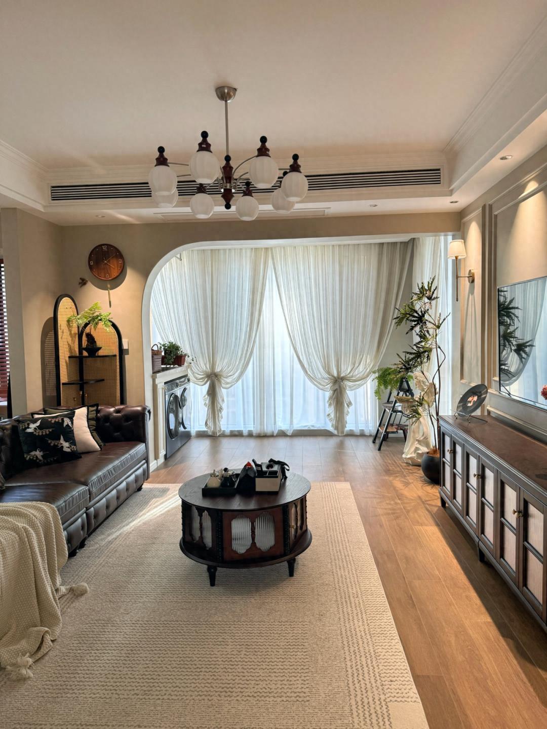 Sống một mình trong căn hộ 101m² suốt 5 năm, người phụ nữ khiến ai cũng bất ngờ vì nhà sạch như mới- Ảnh 1.