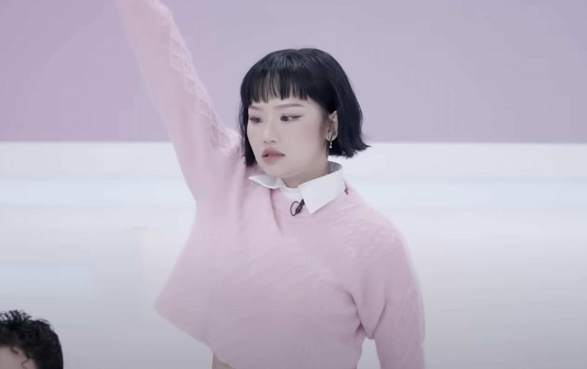 Tình huống gượng gạo trong tập mở màn Em xinh- Ảnh 1.
