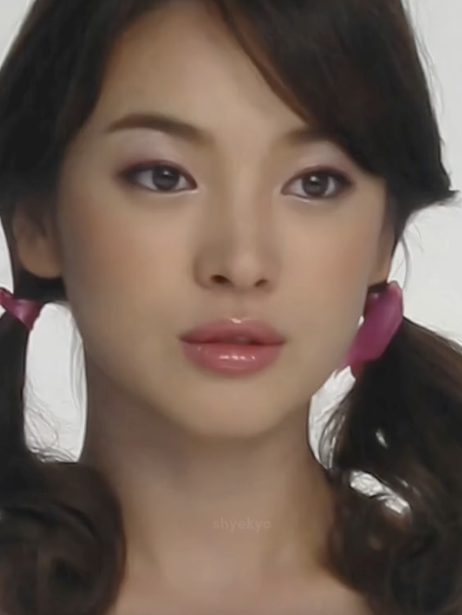 Song Hye Kyo một thời là "sách mẫu" Y2K, loạt khoảnh khắc huyền thoại sau hơn 20 năm vẫn hot- Ảnh 2.