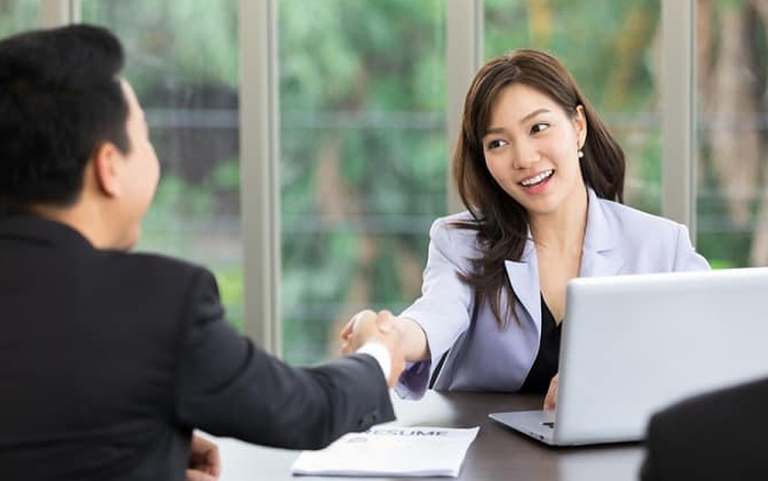 Nhà tuyển dụng hỏi: “Làm sao đưa 100 con cừu qua sông trong 3 lần với số cừu bằng nhau?”, người EQ cao trả lời khôn ngoan, ghi điểm tuyệt đối!- Ảnh 3.