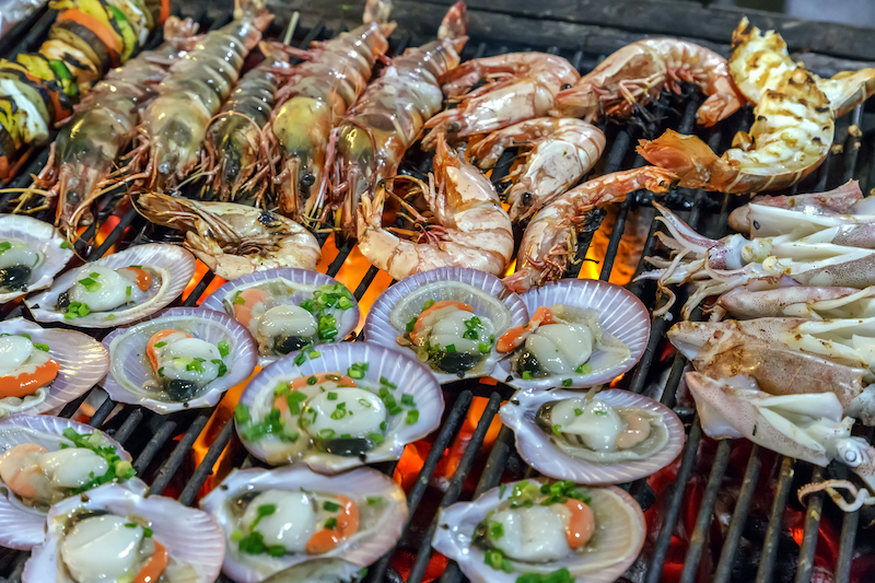 Cảnh tượng đông nghịt tại một bãi biển miền Bắc ngày cuối tuần: "Mùa hè đã thật sự đến rồi"!- Ảnh 4.