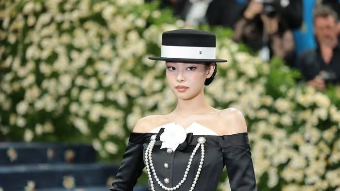 Jennie (BLACKPINK) vướng sao quả tạ: Đã góp 1,8 tỷ đồng nhưng vẫn bị mắng 