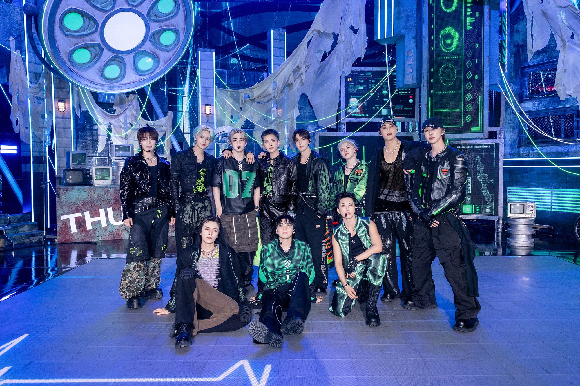 Bài hát hot nhất Kpop hiện tại: Đưa hoàng kim boygroup trở lại, cứ “alo alo” gây ám ảnh- Ảnh 9. Bài hát hot nhất Kpop hiện tại: Đưa hoàng kim boygroup trở lại, cứ “alo alo” gây ám ảnh- Ảnh 9.
