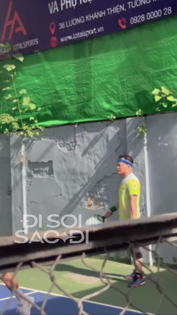 Phương Oanh trắng phát sáng trên sân pickleball, mẹ bỉm 2 con mà body nuột nà quá, netizen rần rần “xin vía” nhan sắc- Ảnh 6.