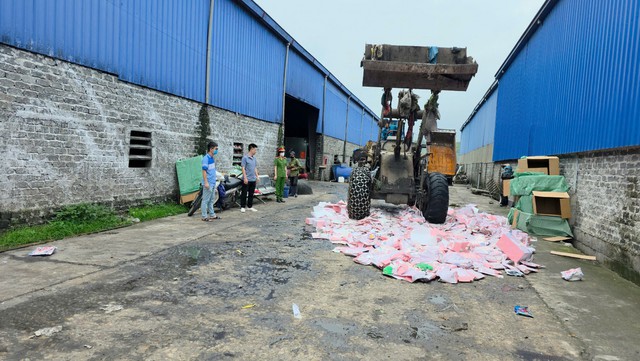 Quảng Ninh tiêu huỷ gần 2.000 gấu bông Baby Three- Ảnh 2.
