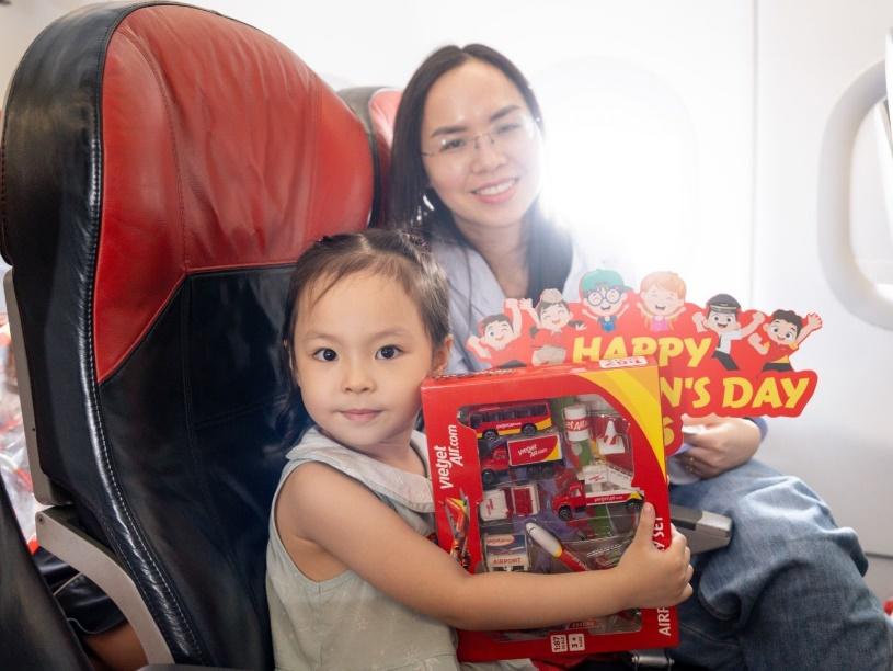 Trải nghiệm đặc biệt Vietjet dành tặng các thiên thần nhỏ dịp Quốc tế thiếu nhi 1/6- Ảnh 4.