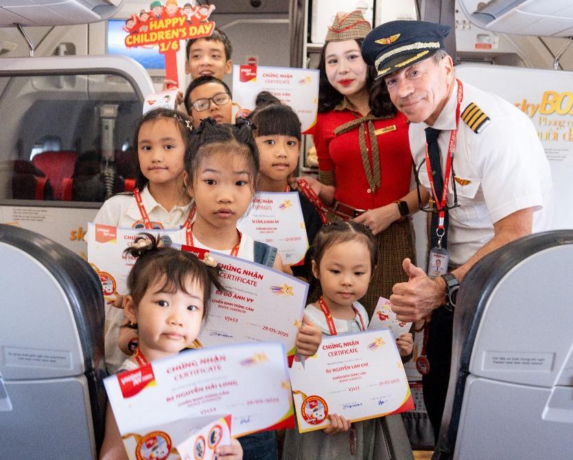 Trải nghiệm đặc biệt Vietjet dành tặng các thiên thần nhỏ dịp Quốc tế thiếu nhi 1/6- Ảnh 5.