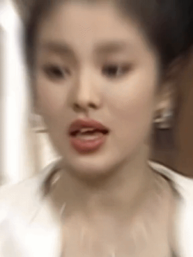 Song Hye Kyo một thời là "sách mẫu" Y2K, loạt khoảnh khắc huyền thoại sau hơn 20 năm vẫn hot- Ảnh 9.