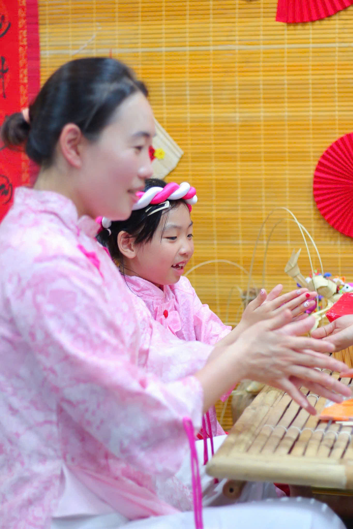 Kh&ocirc;ng gian tr&ograve; chơi d&acirc;n gian Việt - nơi k&yacute; ức tuổi thơ được đ&aacute;nh thức- Ảnh 1.