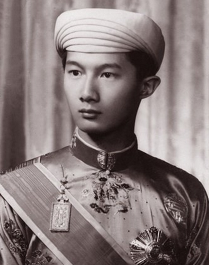 Ảnh hiếm hé lộ diện mạo, thần thái của Hoàng thái tử cuối cùng triều Nguyễn- Ảnh 12. Ảnh hiếm hé lộ diện mạo, thần thái của Hoàng thái tử cuối cùng triều Nguyễn- Ảnh 12.