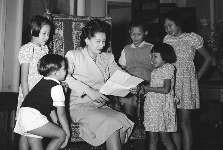 Ảnh hiếm hé lộ diện mạo, thần thái của Hoàng thái tử cuối cùng triều Nguyễn- Ảnh 8. Ảnh hiếm hé lộ diện mạo, thần thái của Hoàng thái tử cuối cùng triều Nguyễn- Ảnh 8.