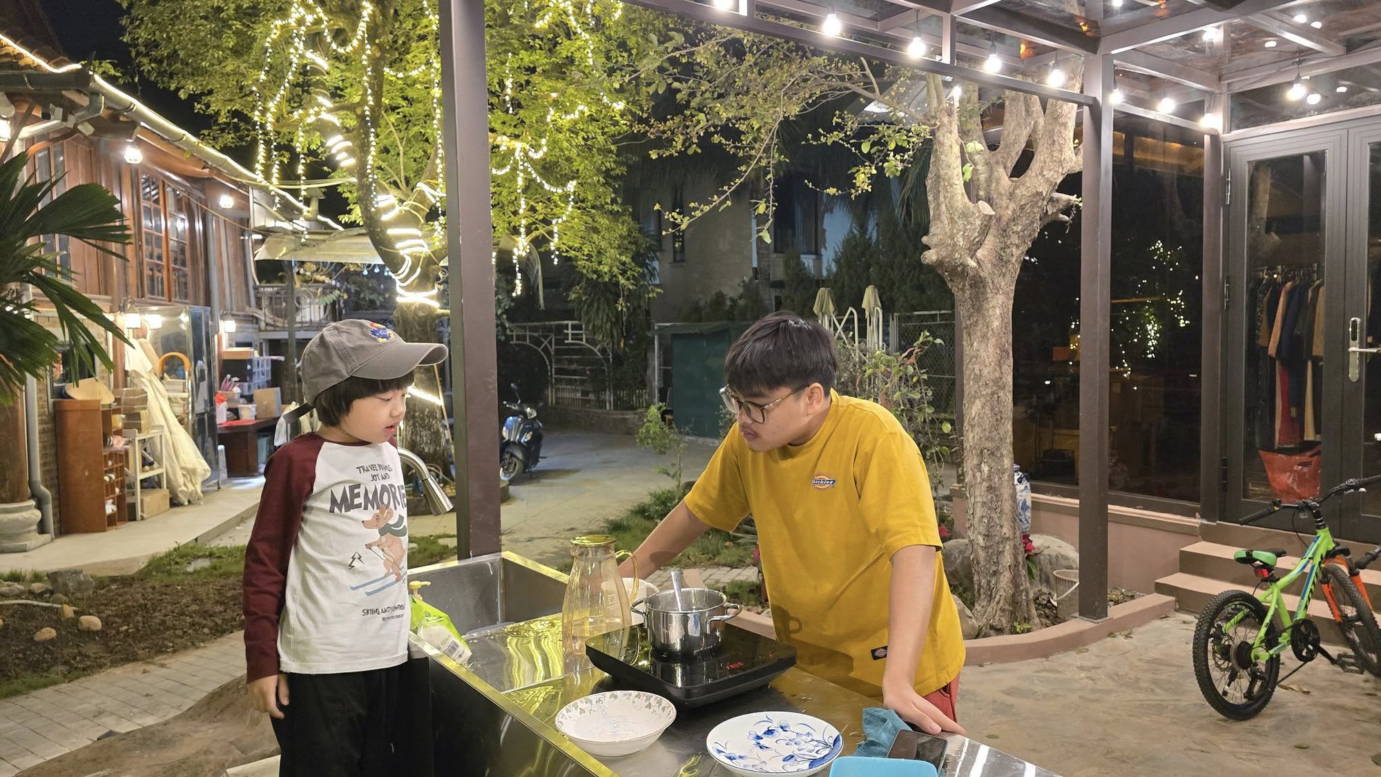 "Cây hài nhí" quốc dân Bi Béo cao lớn bất ngờ sau 10 năm, ca hát đóng kịch vẫn không hot bằng meme khai giảng!- Ảnh 15.