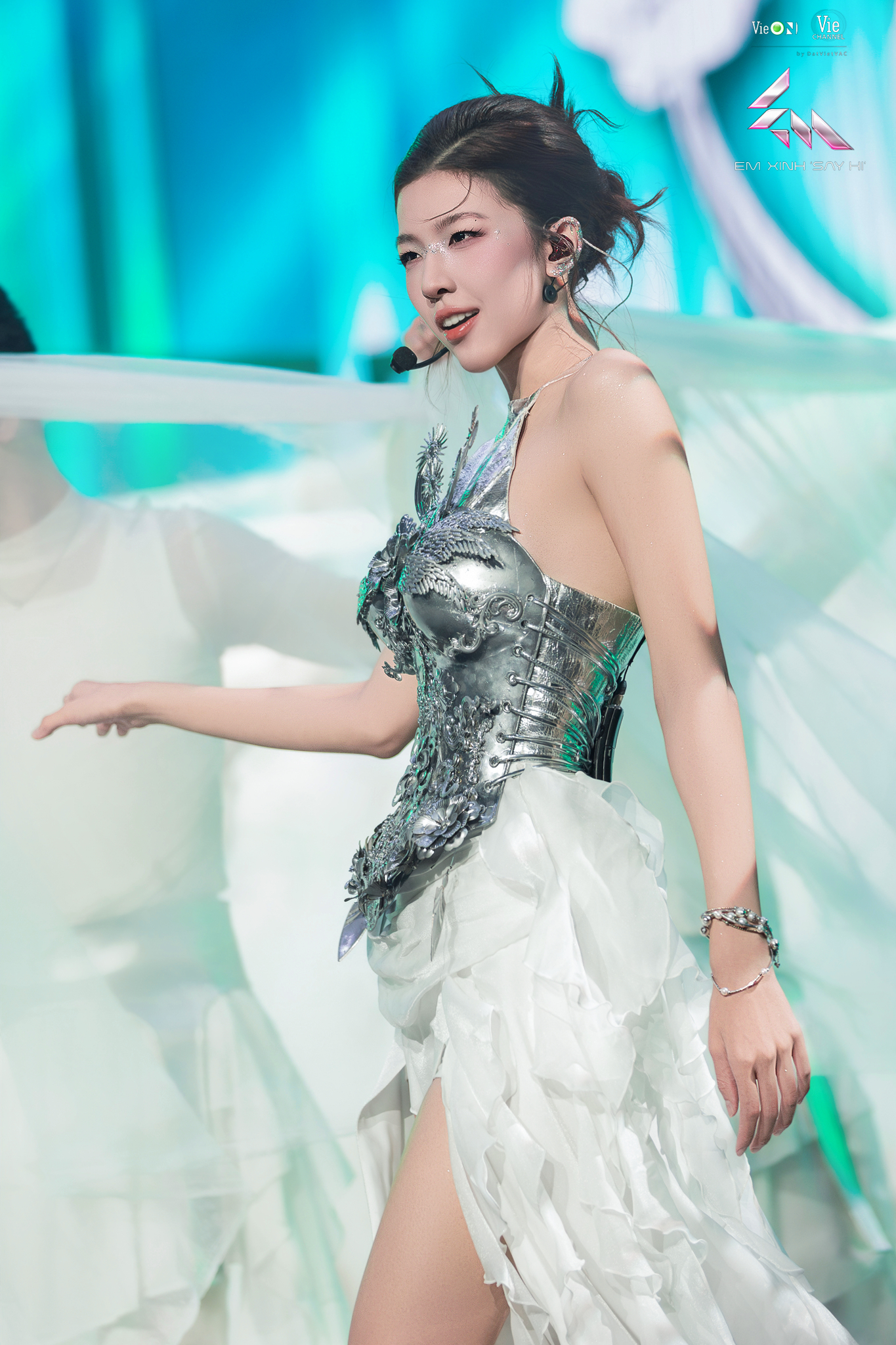 Em Xinh có 1 mỹ nhân rất lạ, cứ hé miệng ra là bị hỏi: "Răng giả hả?"- Ảnh 3.