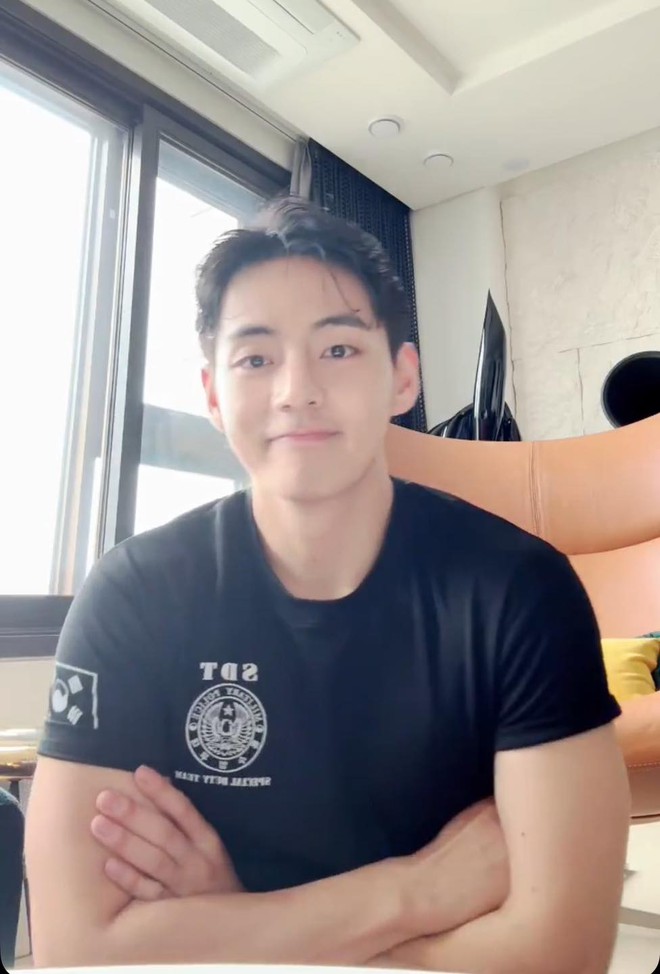 V (BTS) dậy từ 5h sáng làm 1 điều khó tin: 18 tháng nhập ngũ đổi lại thứ khiến cả thế giới sửng sốt- Ảnh 4.