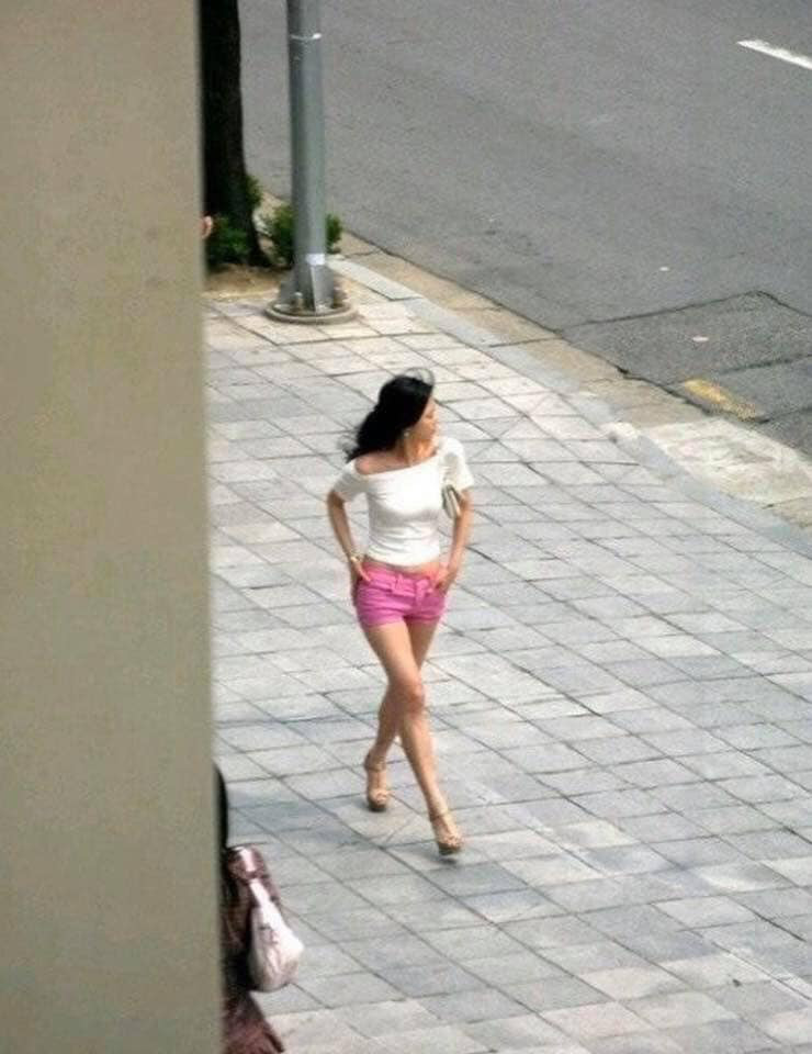 Gọi Jeon Ji Hyun là “huyền thoại Y2K” vì mặc crop top với quần cạp trễ quá đỉnh, hơn 20 năm nhìn lại vẫn mê- Ảnh 9.