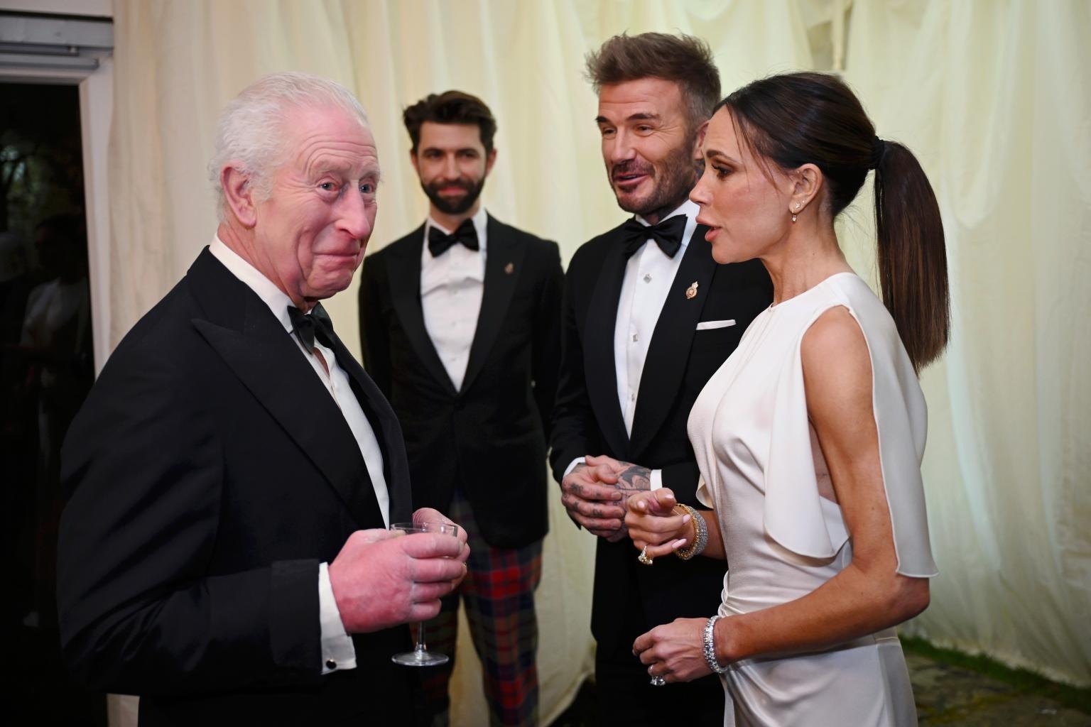 Cậu cả nhà Beckham “mù tịt” hoàn toàn về chuyện sắp xảy đến với bố, mối quan hệ đôi bên đã hết cứu?- Ảnh 5.