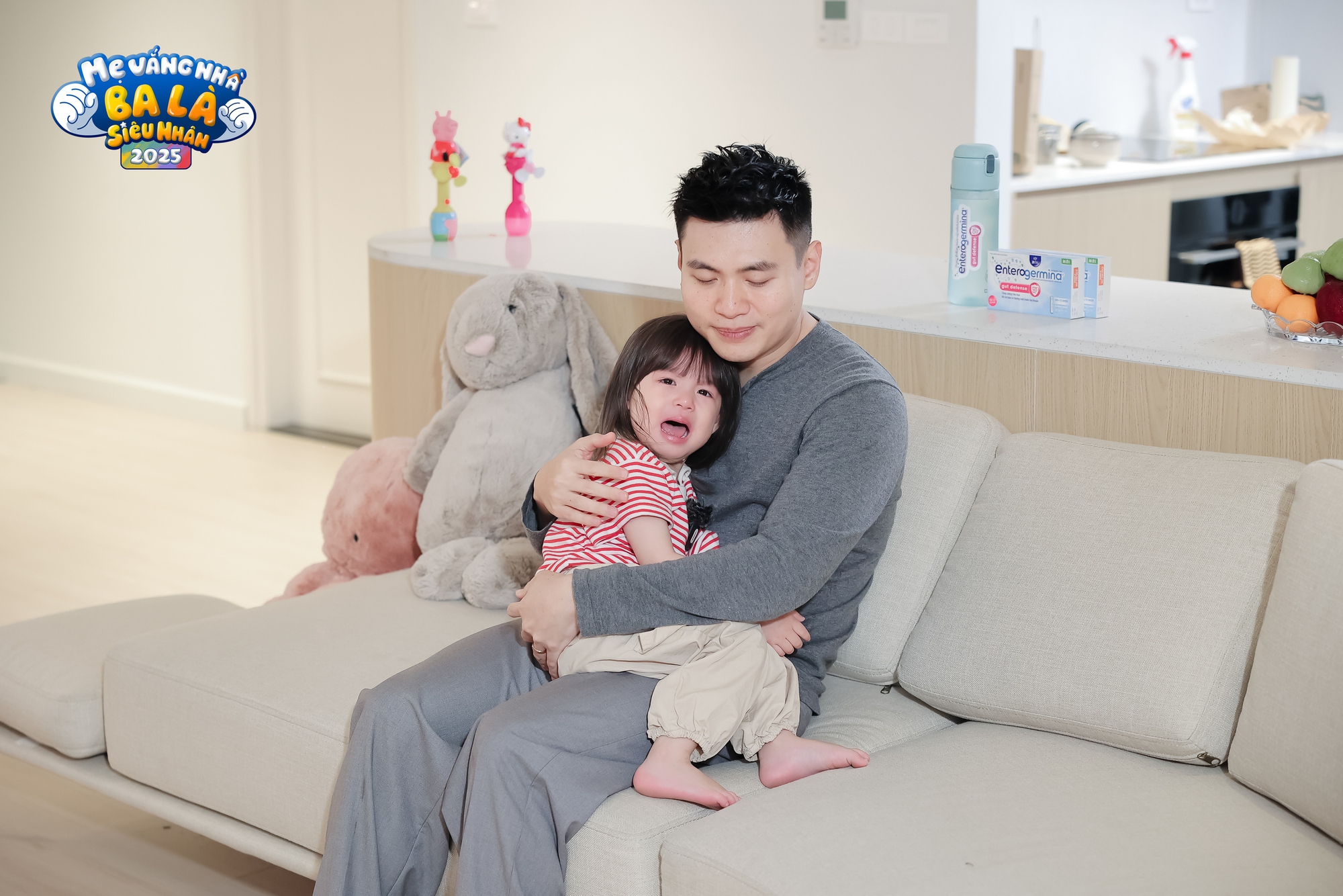 Có chuyện gì khiến cô bé tỏa nắng như Pamiuoi phải gục đầu vào vai ba Long òa khóc nức nở?- Ảnh 9.