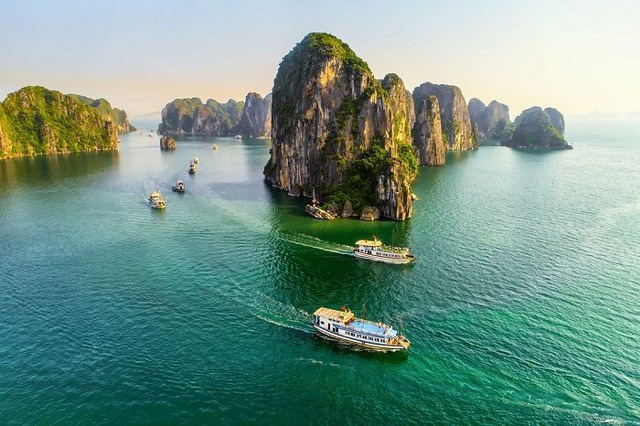 Khách Tây thốt lên về 1 địa danh nổi tiếng của Việt Nam: Đây là nơi chúng tôi ngắm hoàng hôn đẹp nhất- Ảnh 2.