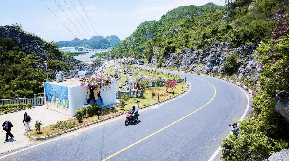Lịch trình Cát Bà về đêm: Top hoạt động mới không thể bỏ lỡ- Ảnh 1.