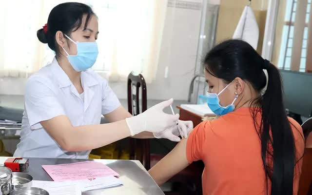 Tiêm HPV cho người từ 27-45 tuổi có gì khác biệt không, thưa bác sĩ?- Ảnh 2.