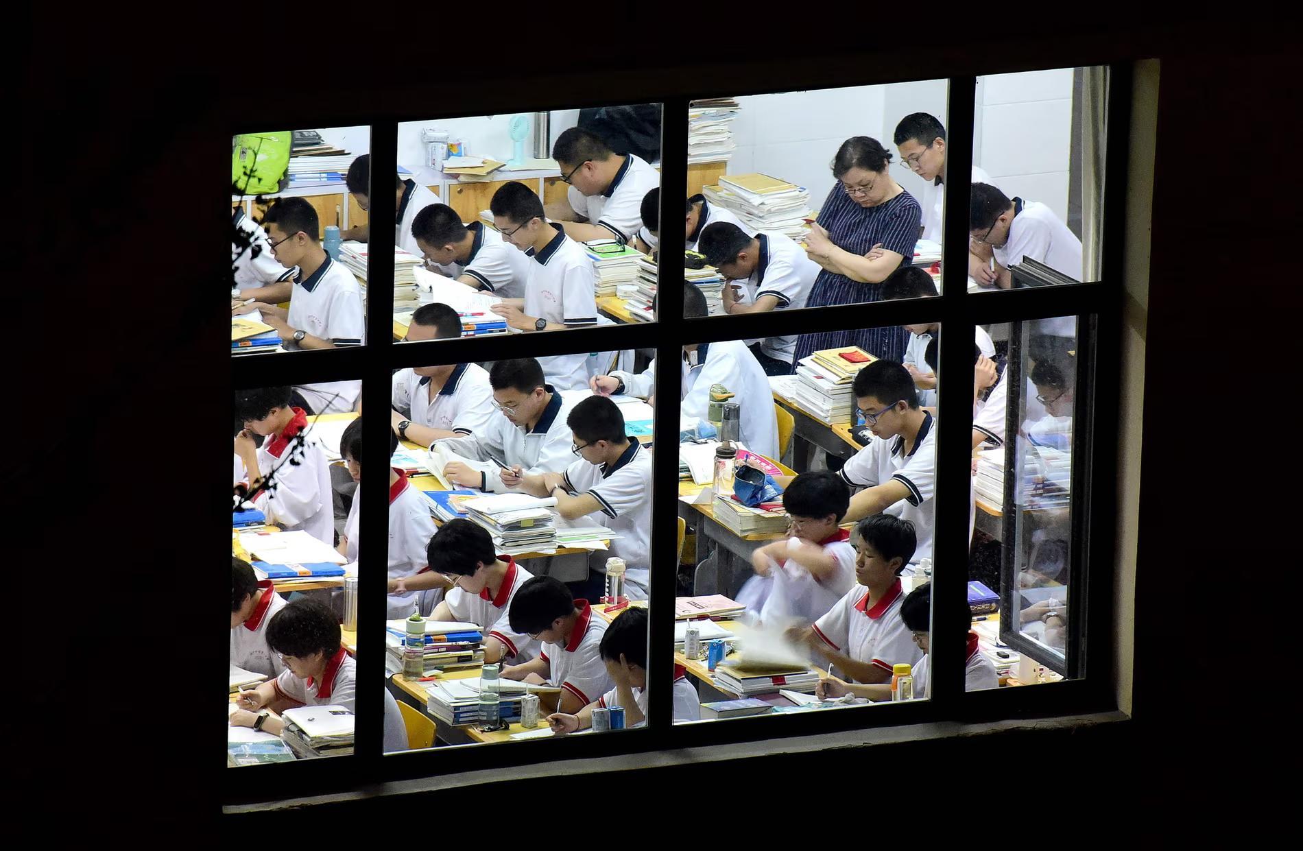 Hàng loạt AI sừng sỏ bị vô hiệu hóa ở Trung Quốc, DeepSeek cũng không tránh khỏi: Chuyện gì đang xảy ra?- Ảnh 2.
