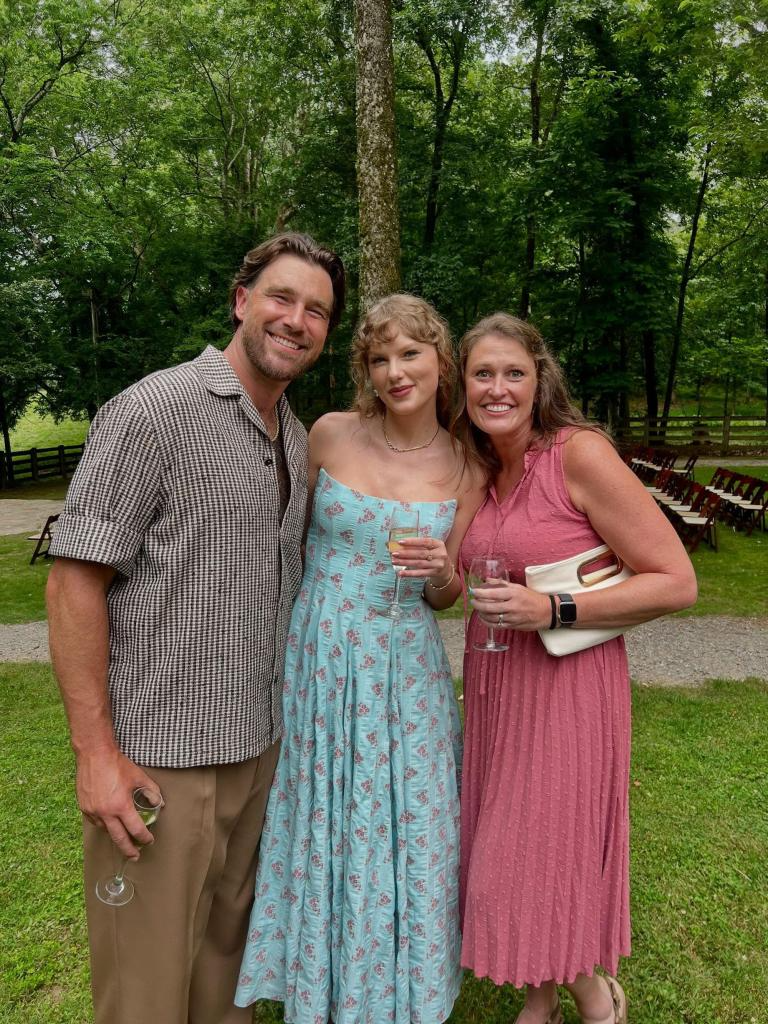Nóng: Taylor Swift đã bí mật kết hôn?- Ảnh 3.