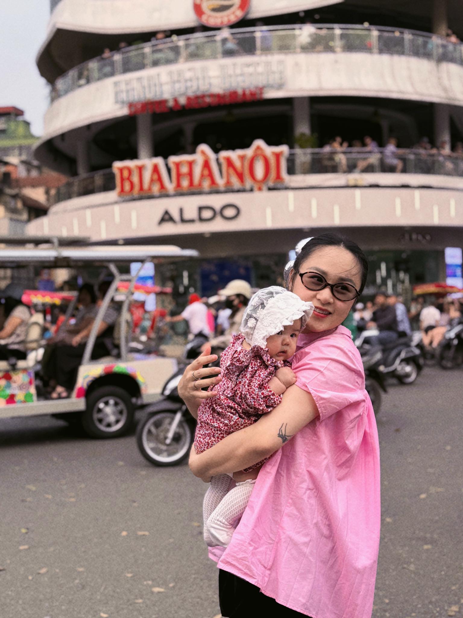 Con gái diva Thanh Lam chính thức gia nhập hội hot mom Việt, không ngờ mới sinh được 6 tháng mà nhan sắc cả mẹ và bé đều rực rỡ đến thế này!- Ảnh 5.