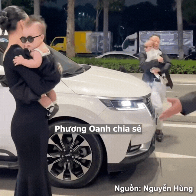 Vợ chồng Phương Oanh và Shark Bình chăm con sinh đôi cực khéo: Mới 1 tuổi đã cho học bơi, cuối tuần đều 