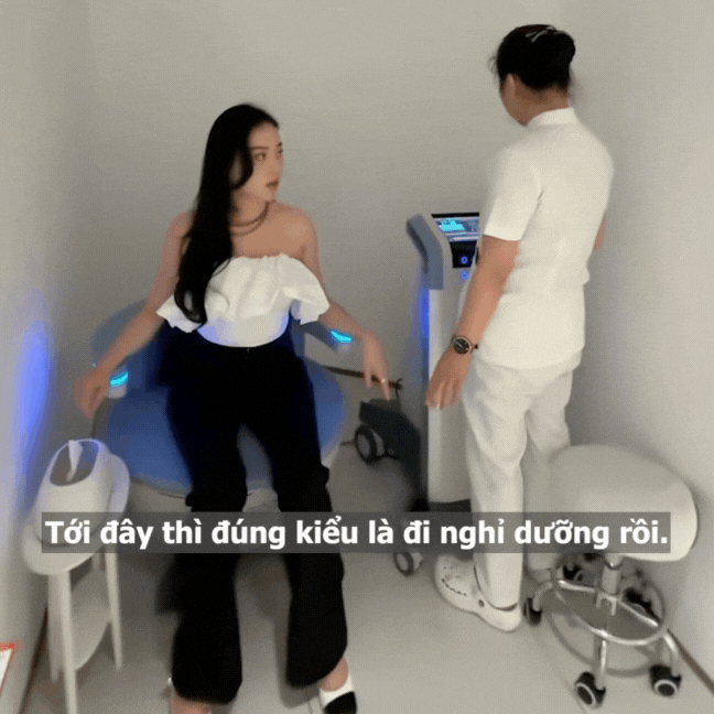 Vợ chồng Phương Oanh và Shark Bình chăm con sinh đôi cực khéo: Mới 1 tuổi đã cho học bơi, cuối tuần đều 