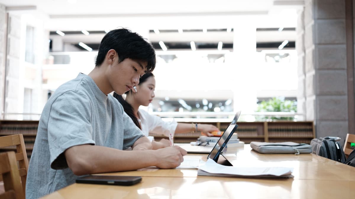 Hàng loạt AI sừng sỏ bị vô hiệu hóa ở Trung Quốc, DeepSeek cũng không tránh khỏi: Chuyện gì đang xảy ra?- Ảnh 1.