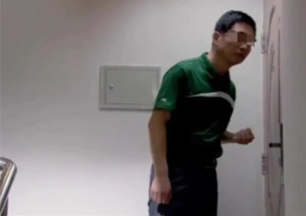 Dắt chó đi dạo, cô gái khiến cả gia đình mất mạng: Nuông chiều chính là đang hại một đứa trẻ!- Ảnh 1.